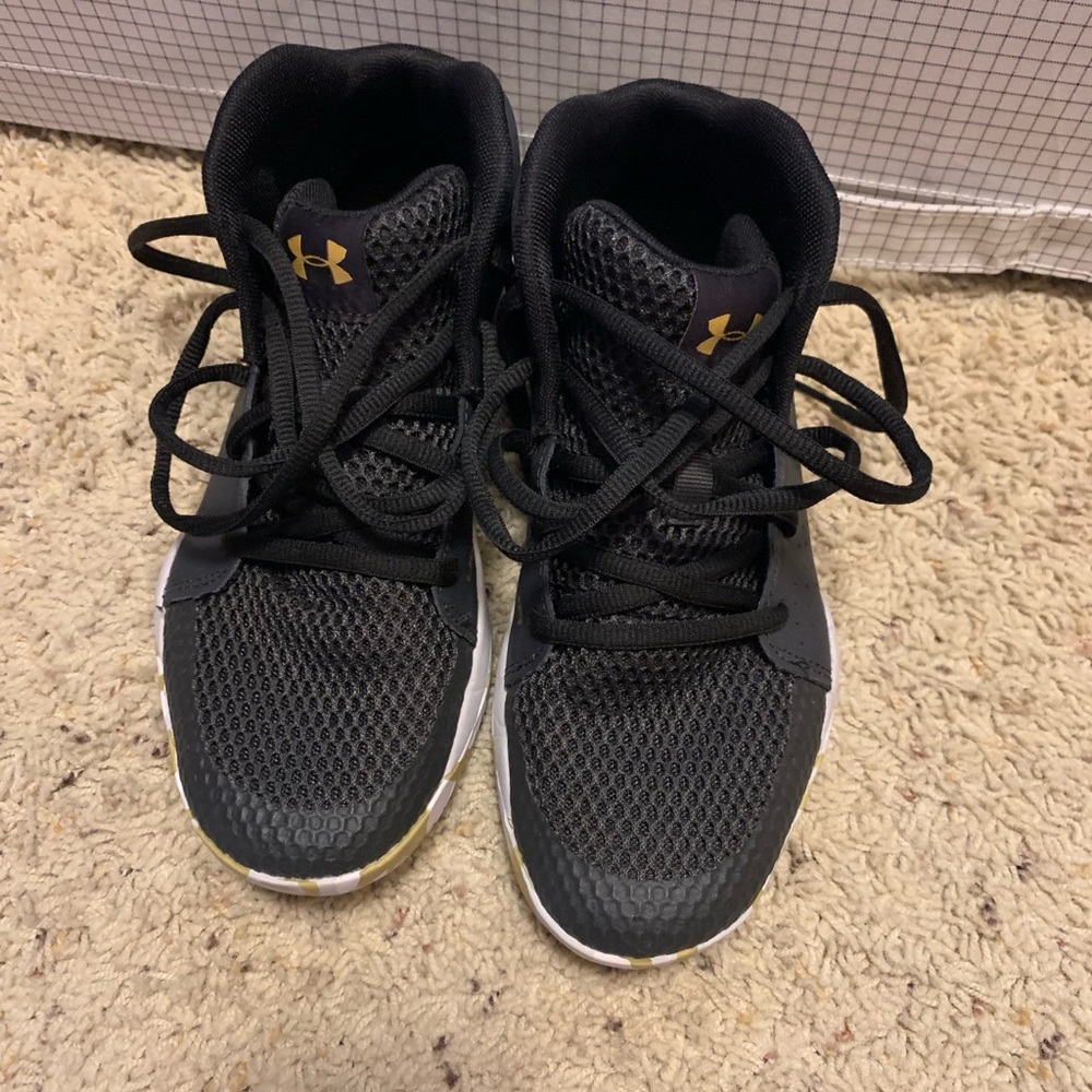 UA Boys Kids Basketball Shoes